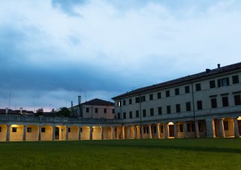 Reading nel chiostro